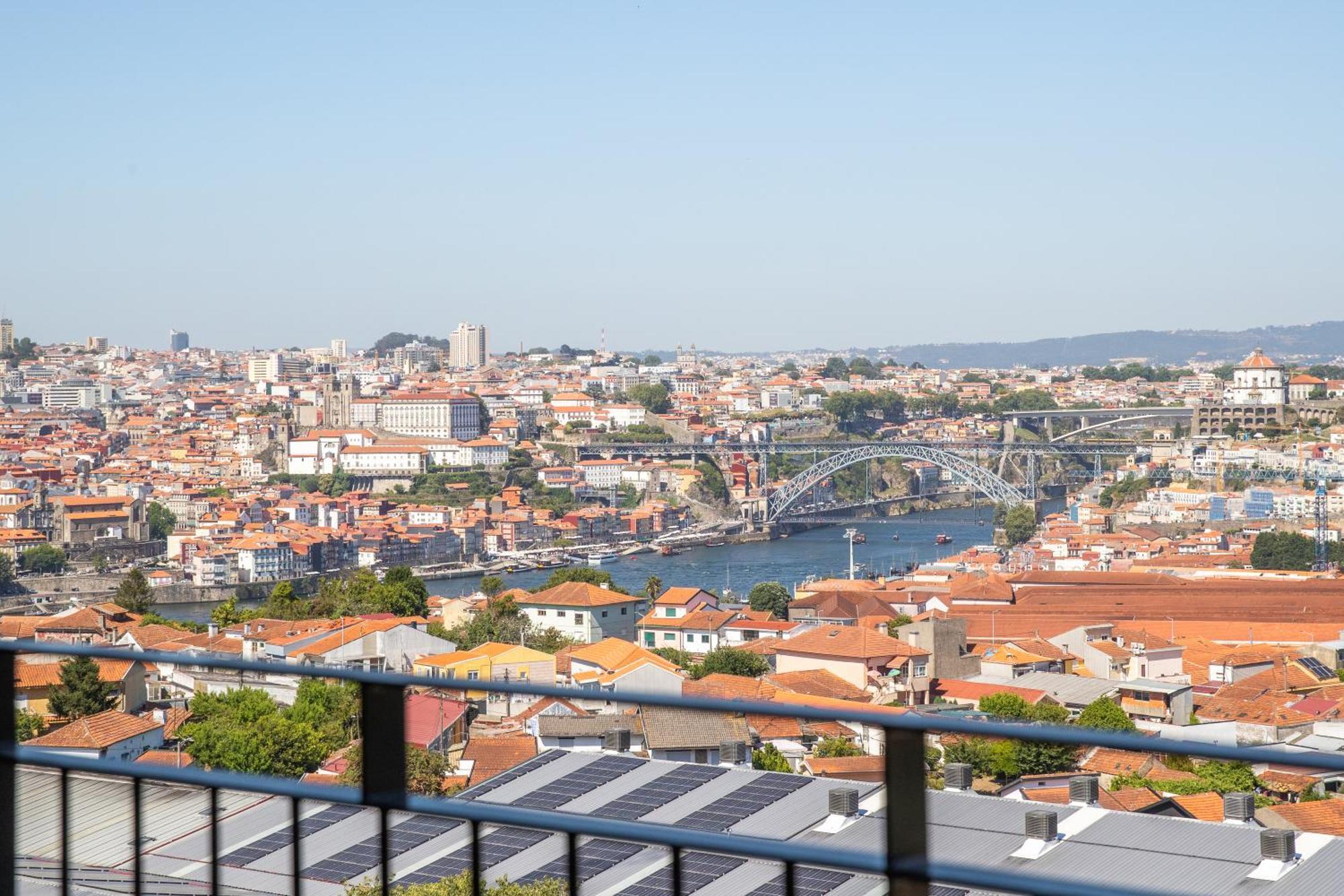 Apartament Brand New Luxurious Ap T2 - Amazing View- With Garage Vila Nova de Gaia Zewnętrze zdjęcie